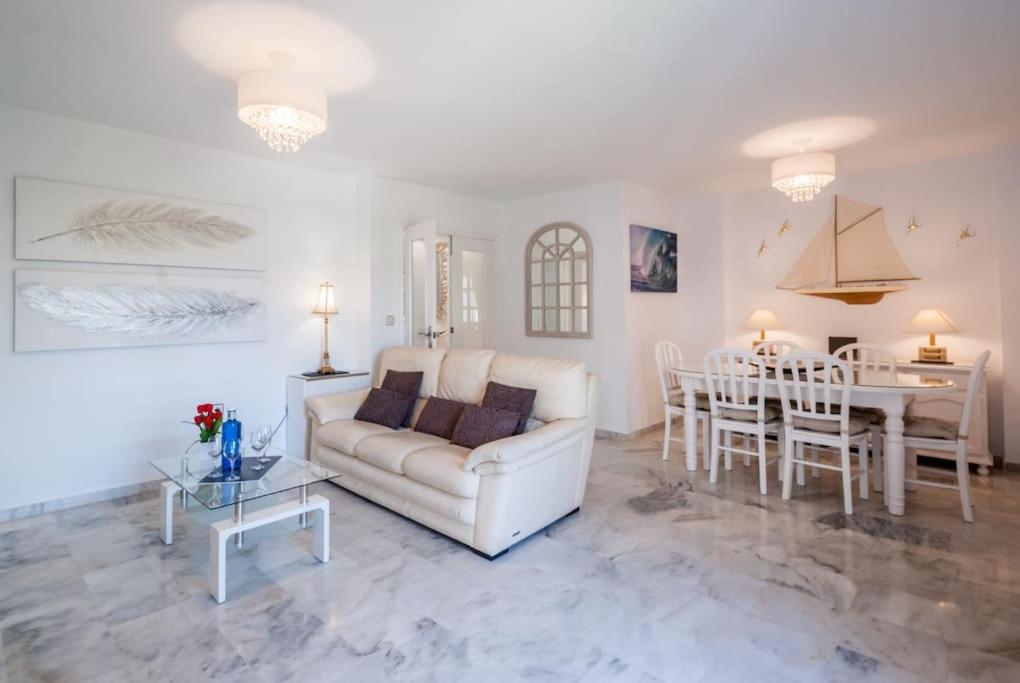 Apartamento Con Piscina Cerca Del Golf En Atalaya - Atalaya Del Golf 31 Estepona Exterior photo
